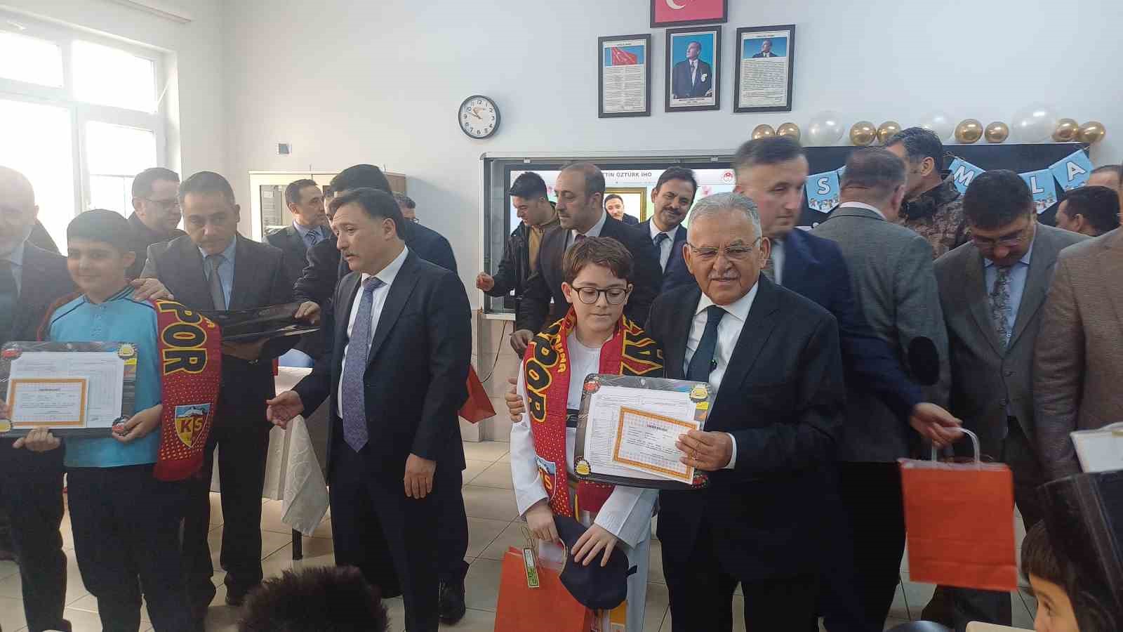 Kayseri’de 322 bin öğrenci karne aldı
