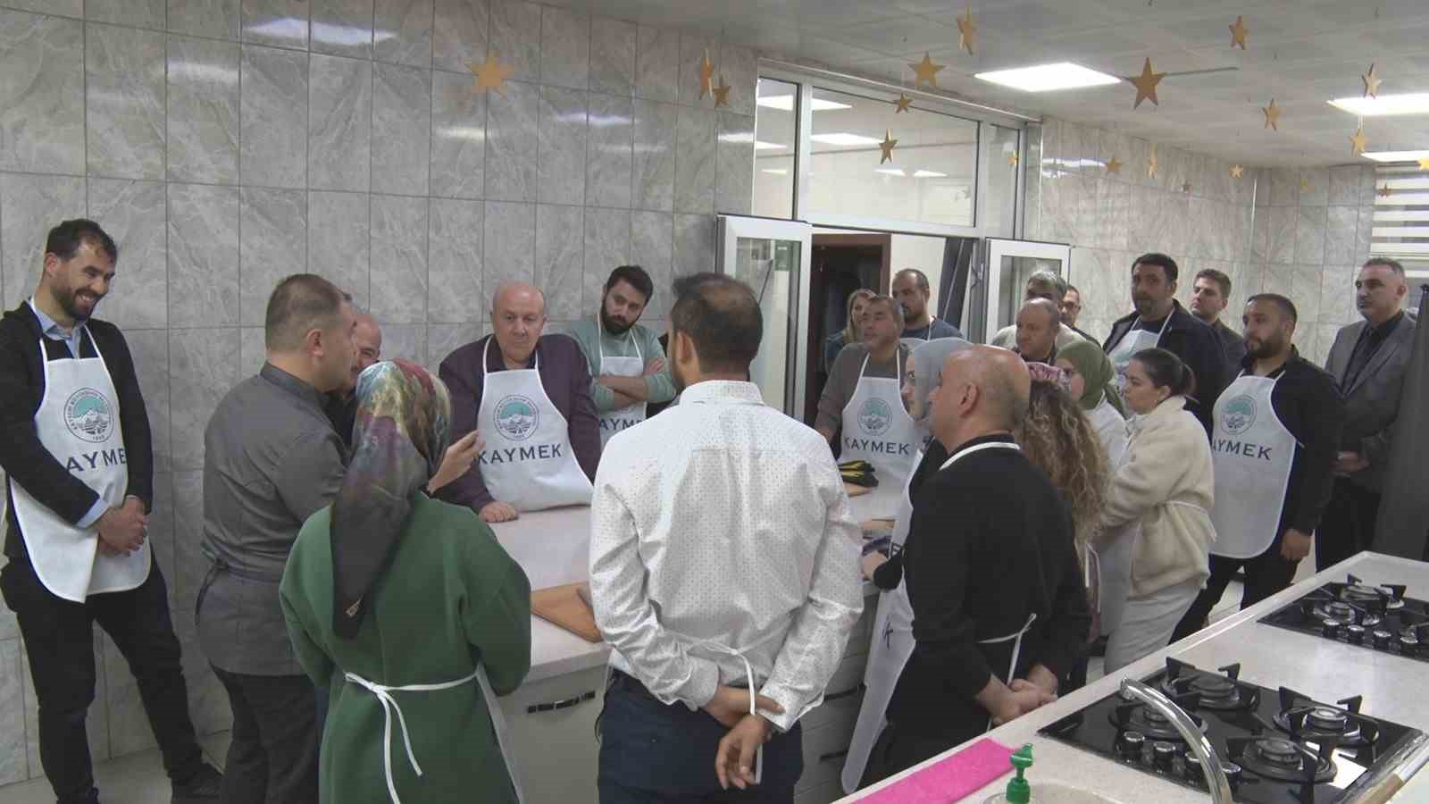 Kayseri’de AB’den Coğrafi İşaret Tescili alan pastırmaya ilgi büyüyor
Kayseri’de AB’den Coğrafi İşaret Tescili alan pastırmaya ilgi büyüyor