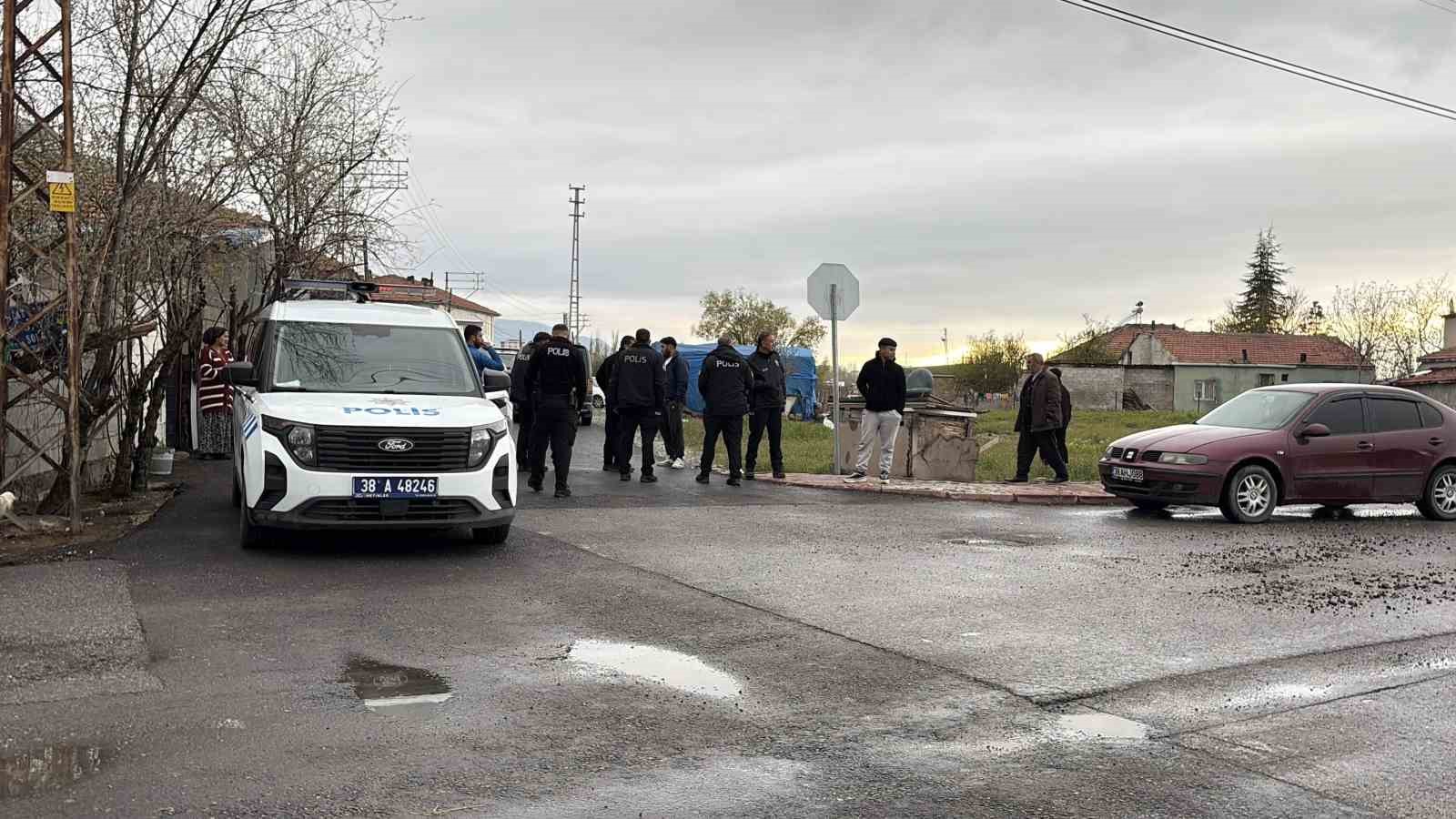 Kayseri’de akrabalar arasında kavga: 3 yaralı
