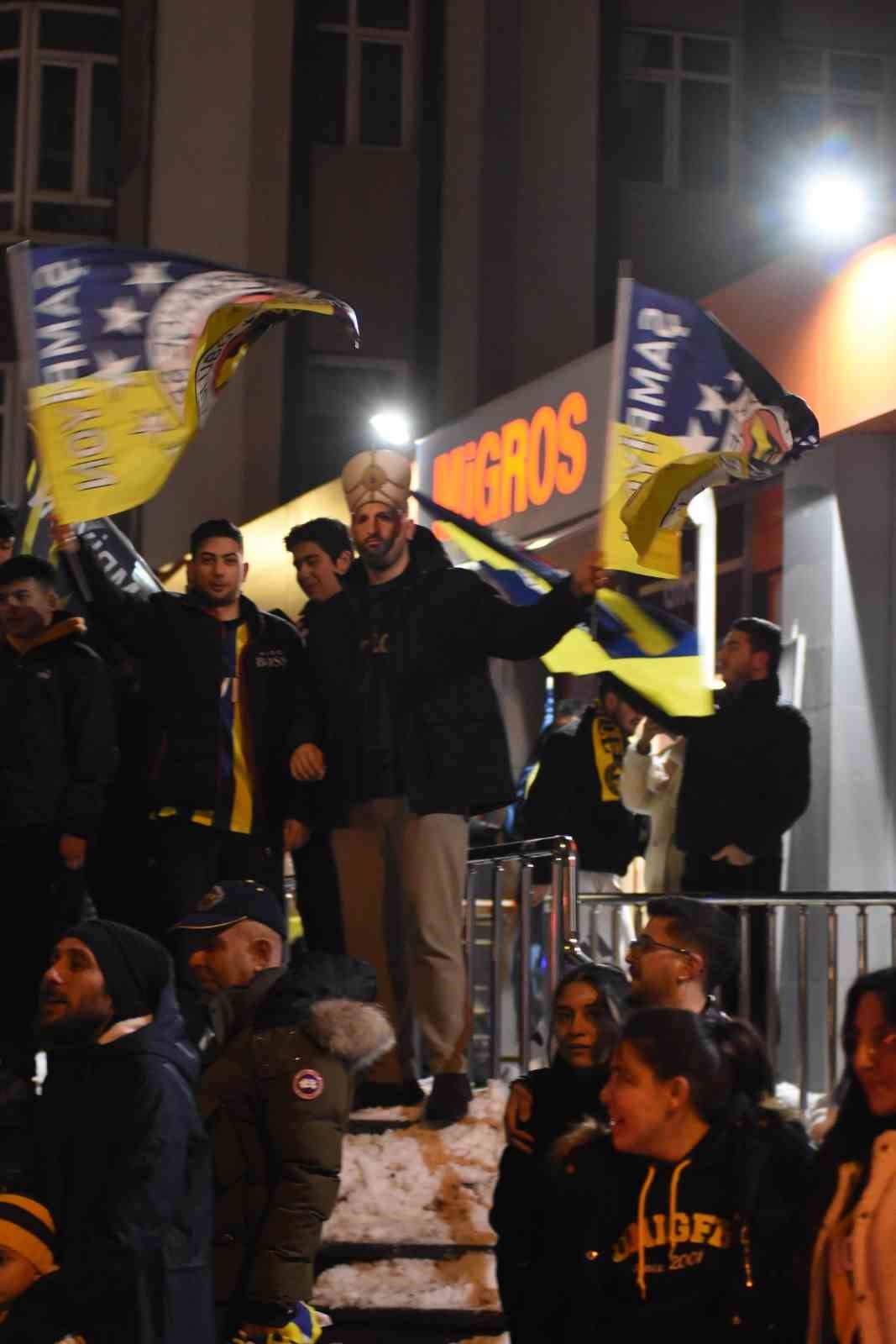 Kayseri’de Fenerbahçeli taraftarlardan Süper Kupa sevinci
