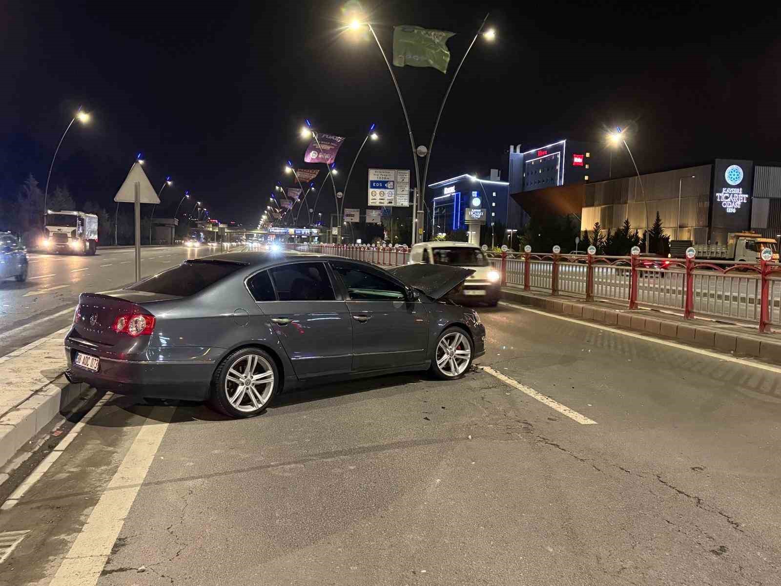 Kayseri’de iki otomobil çarpıştı: 1 yaralı
