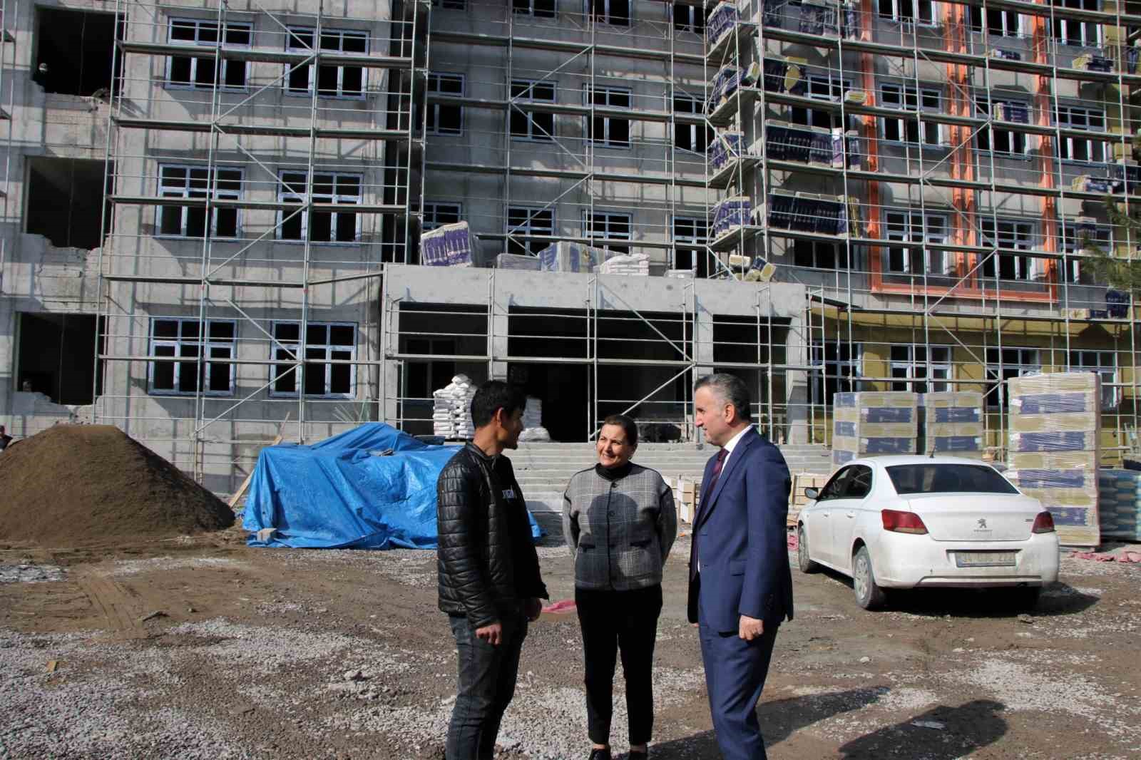 Kayseri’de ikili eğitimi sona erdirecek okulların inşaatları devam ediyor
