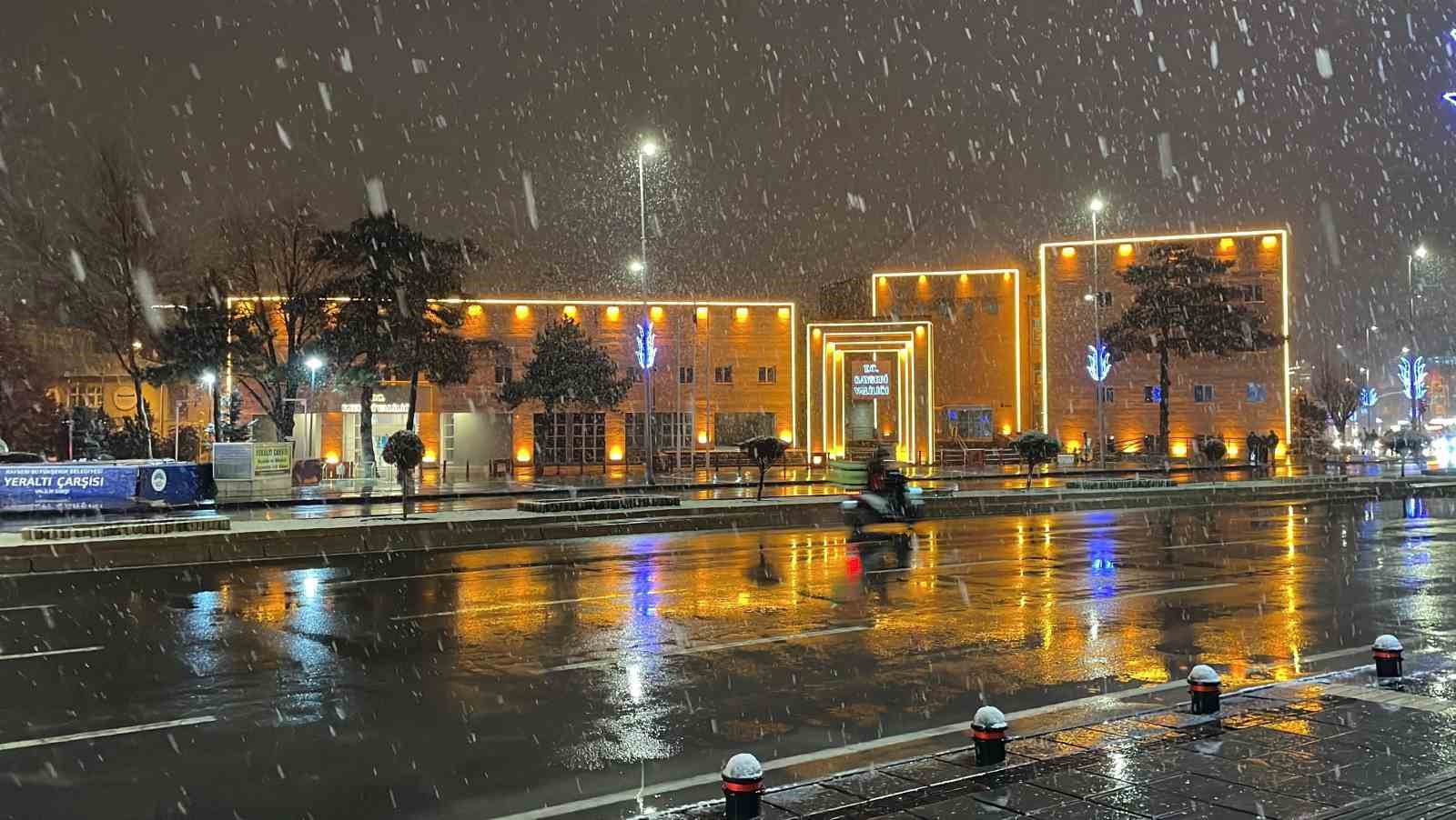 Kayseri’de kar yağışı etkili oldu
