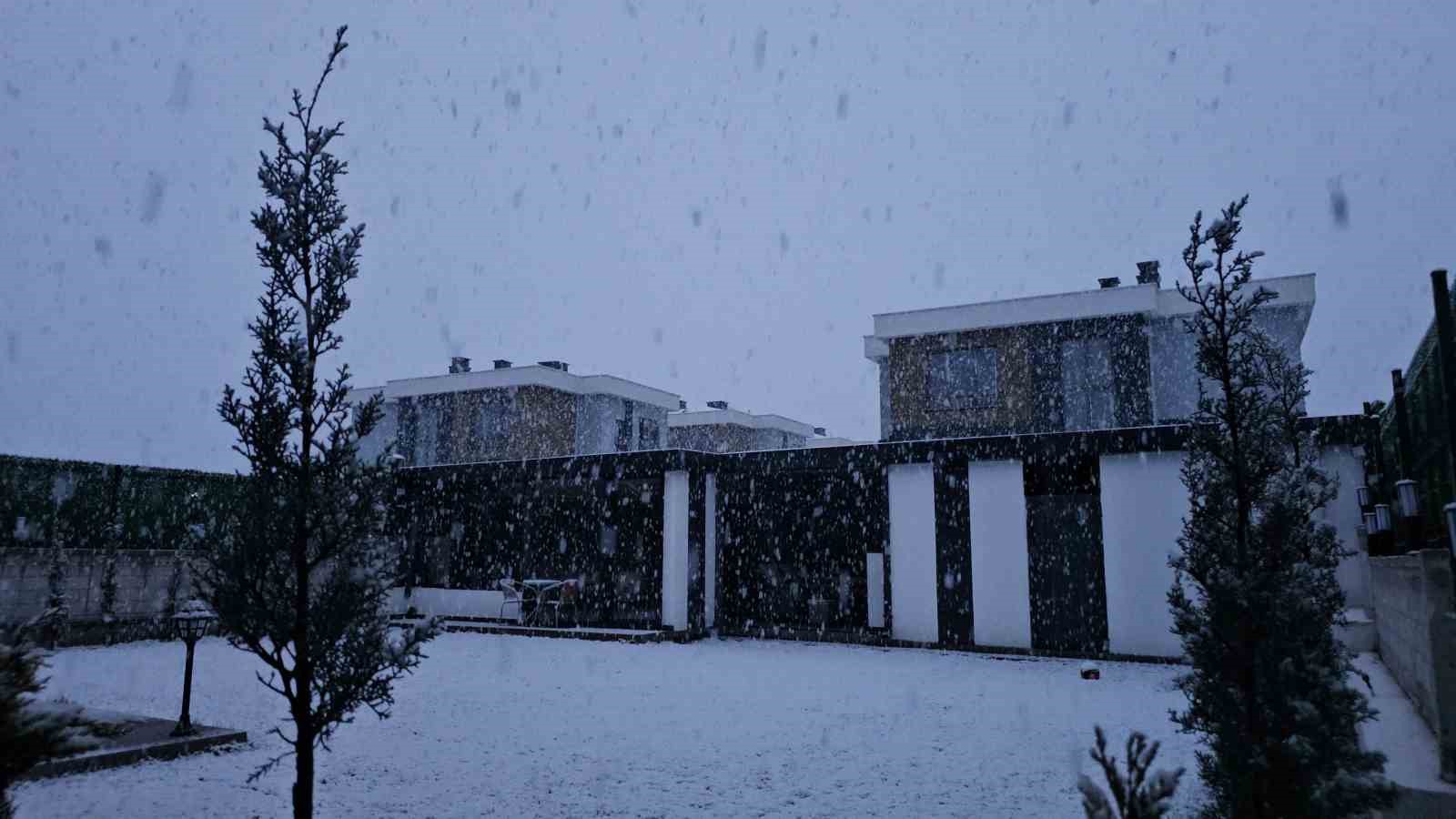 Kayseri’de kar yağışı etkili oldu
