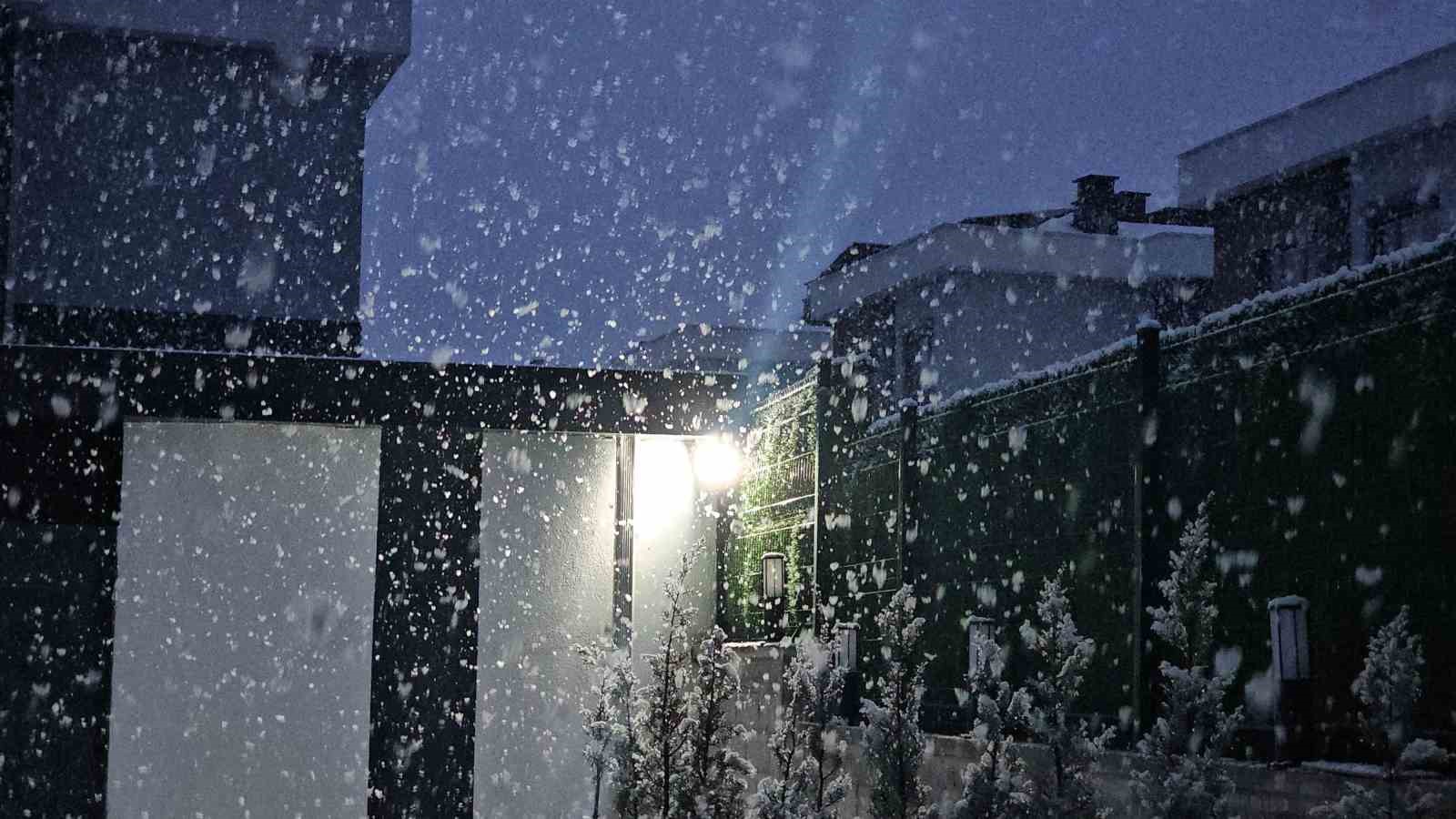 Kayseri’de kar yağışı etkili oldu
