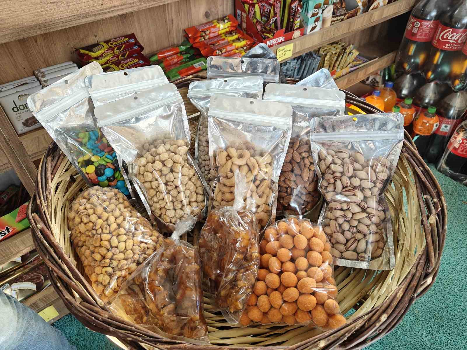 Kayseri’de kuruyemişte yılbaşı indirimleri
Kayseri’de kuruyemişte yılbaşı indirimleri