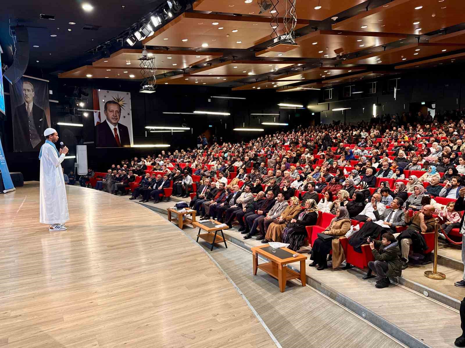 Kayseri’de ’Mekke’nin Fethi ve Affın ve Ailenin İnşaası" programı gerçekleştirildi
