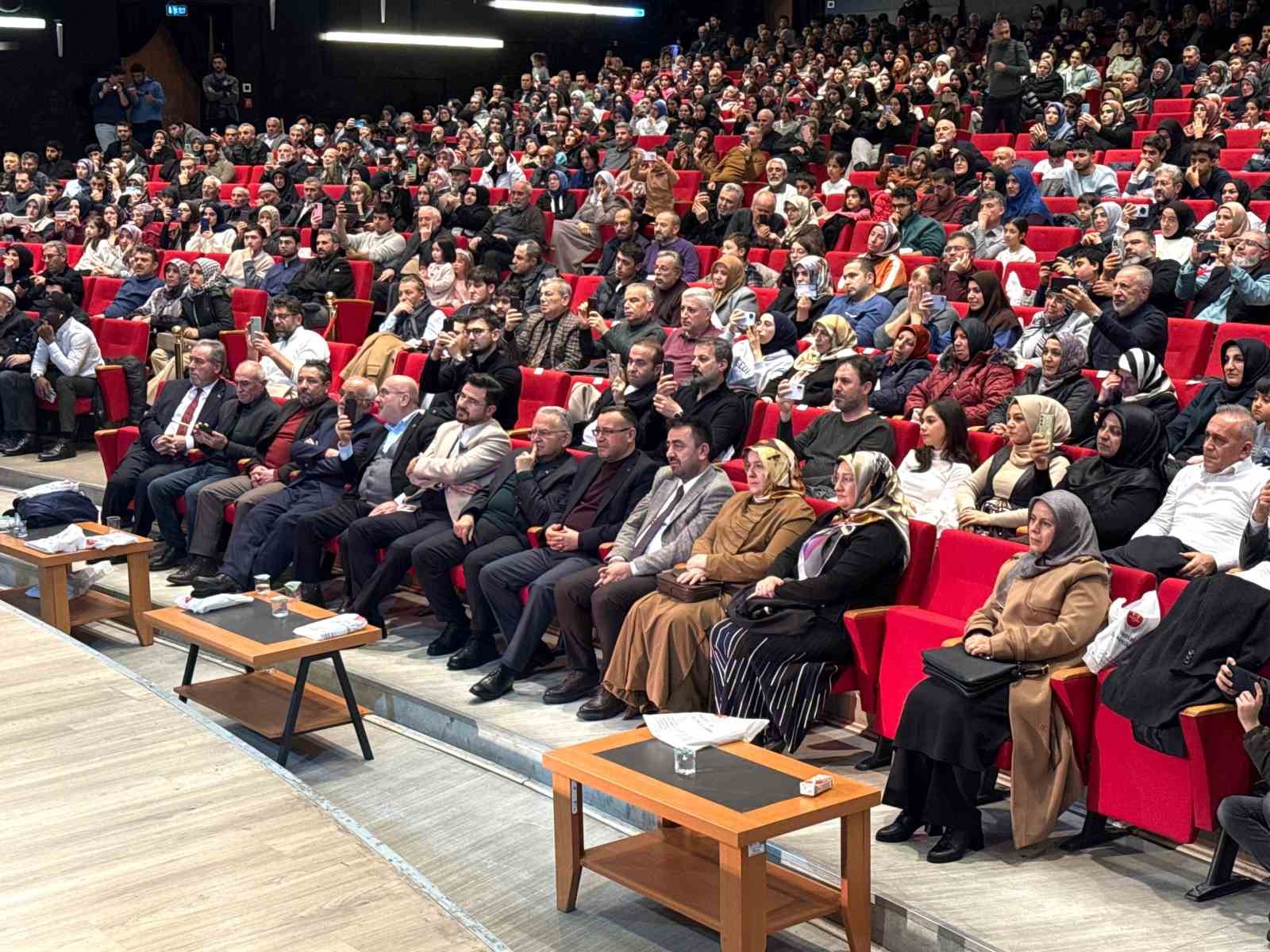 Kayseri’de ’Mekke’nin Fethi ve Affın ve Ailenin İnşaası" programı gerçekleştirildi
