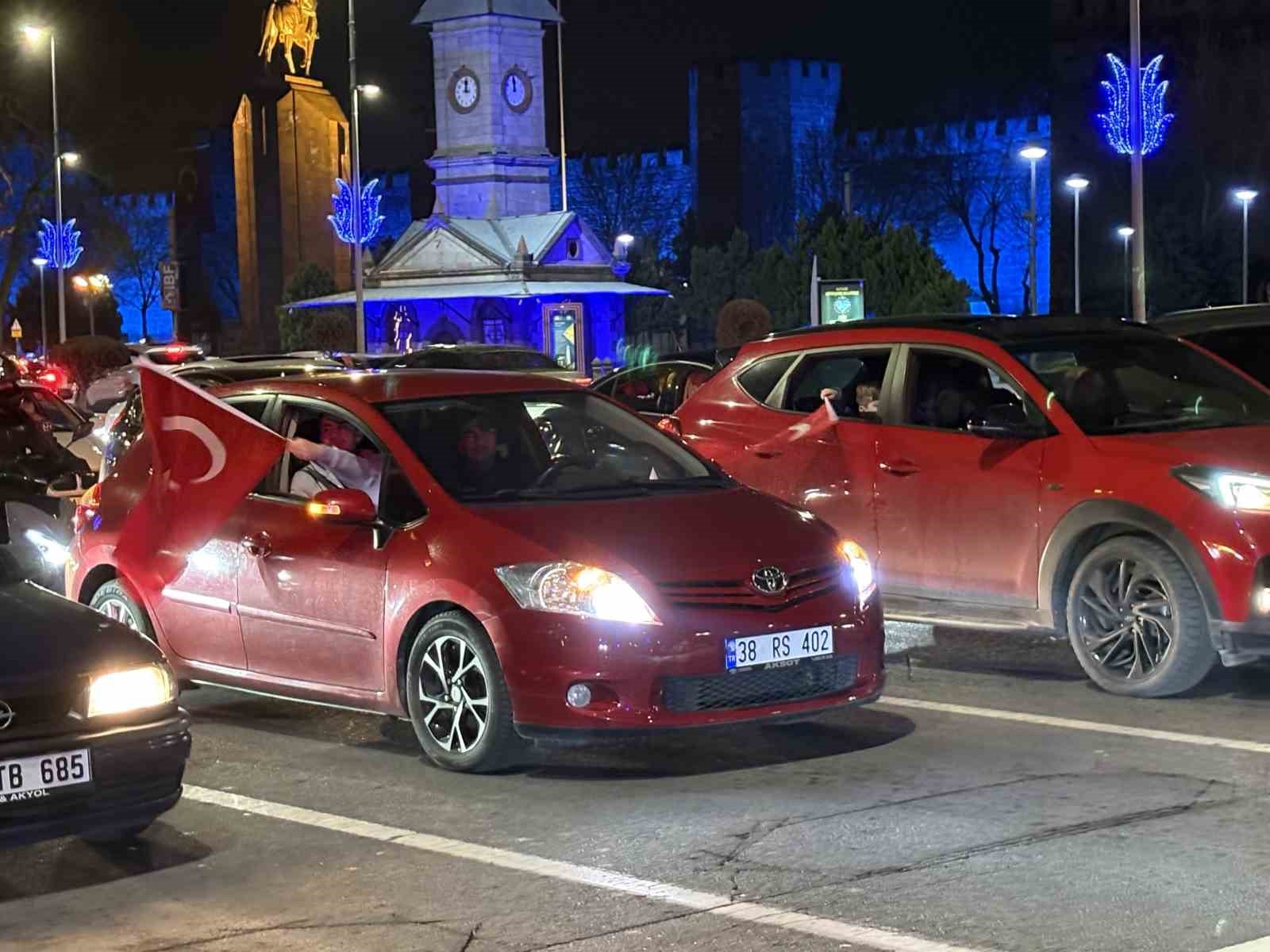 Kayseri’de milli sevinç
