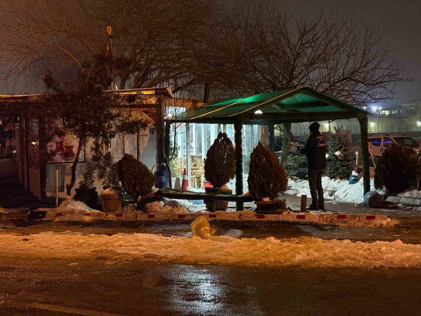 Kayseri’de oğlu, babasının büfesini kurşunladı
