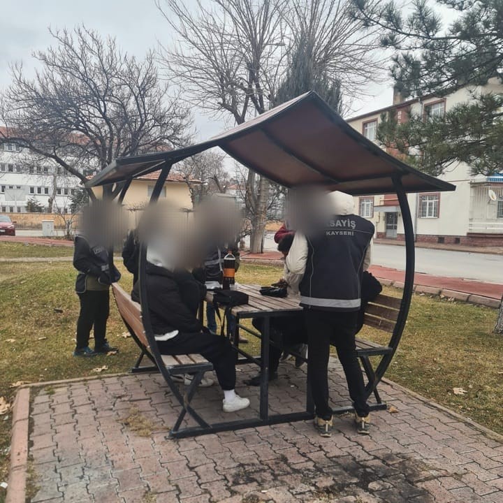 Kayseri’de okul çevrelerinde bin 486 şahıs sorgulandı
