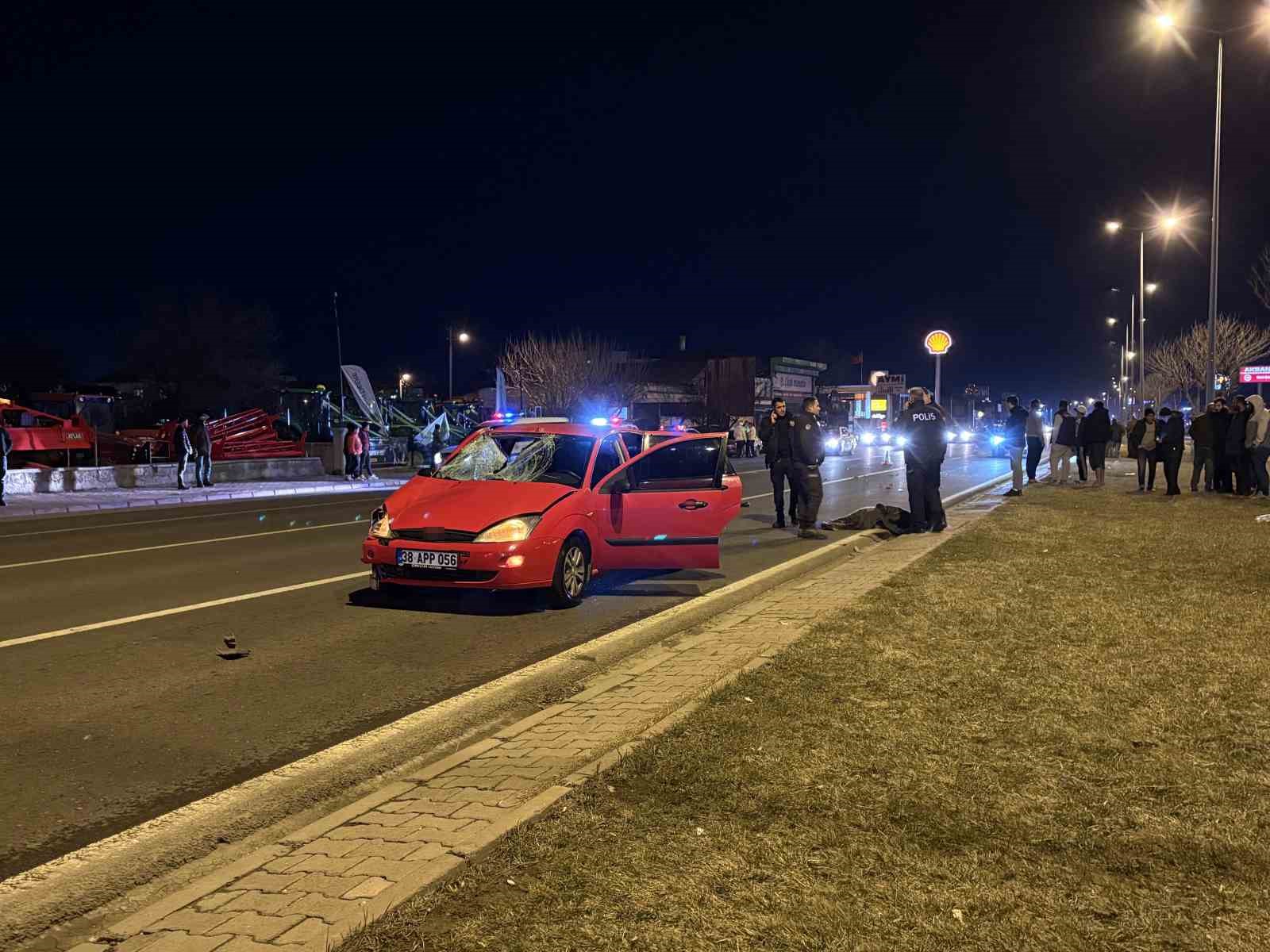 Kayseri’de otomobil yayaya çarptı: 1 ölü
