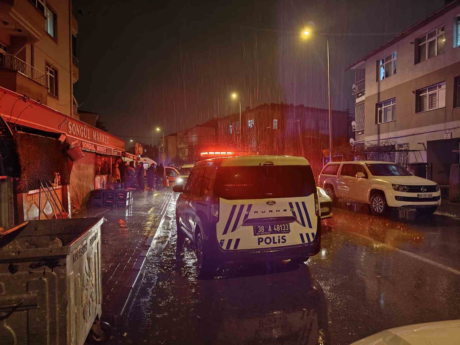 Kayseri’de polis aracı ile otomobil çarpıştı: 1 yaralı
