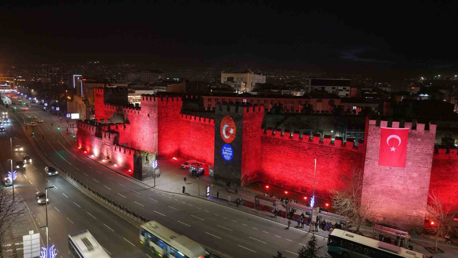 Kayseri’de Ramazan, ışık ve renk şöleni ile karşılandı
