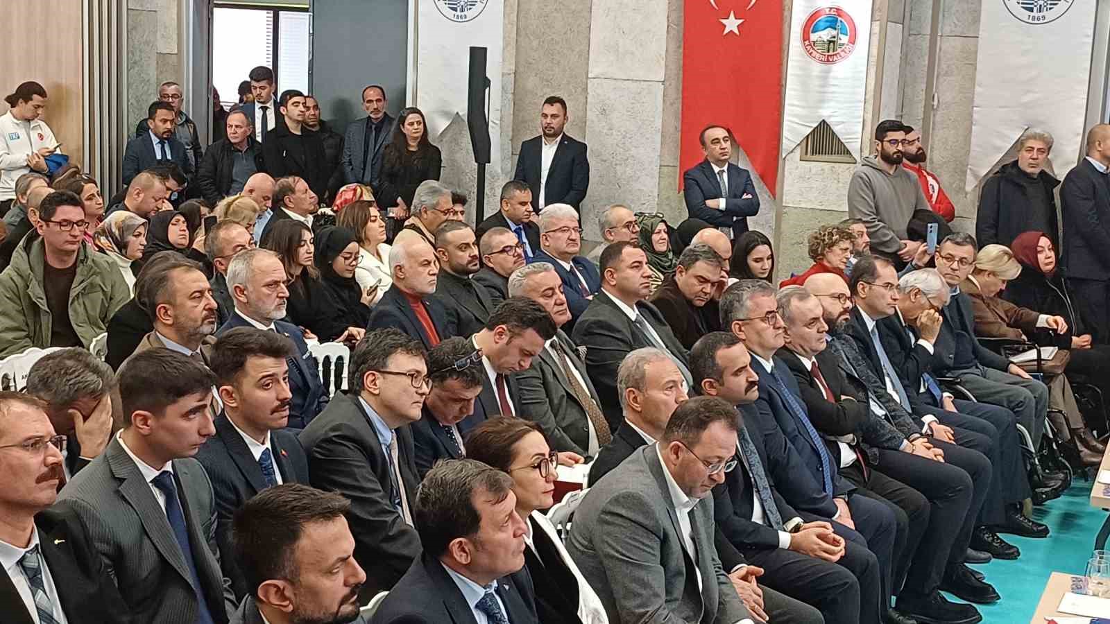 Kayseri’de; TBMM Engelli Bireylerin Sorunlarını Araştırma Komisyonu toplandı
Kayseri’de; TBMM Engelli Bireylerin Sorunlarını Araştırma Komisyonu toplandı