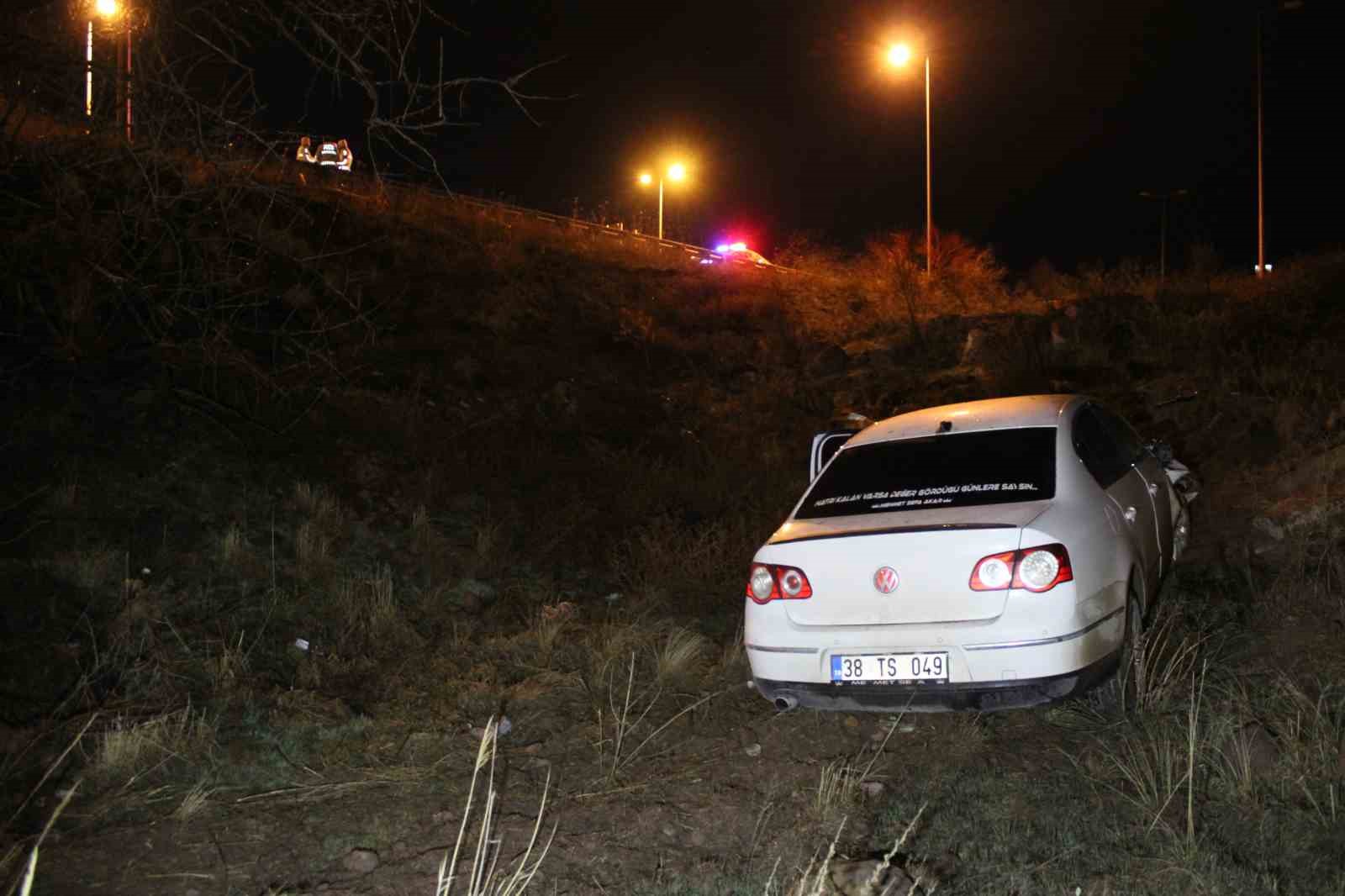 Kayseri’de uçuruma düşen otomobilin sürücüsü yaralandı
