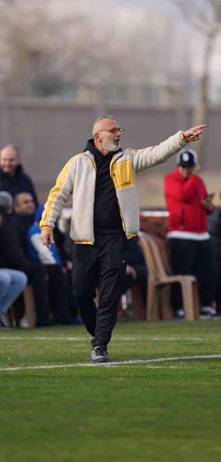 Kayserili antrenörlere ceza
