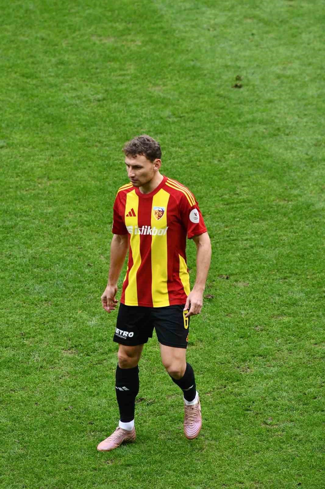 Kayserispor 28 kişilik kadrosunu TFF’ye bildirdi
