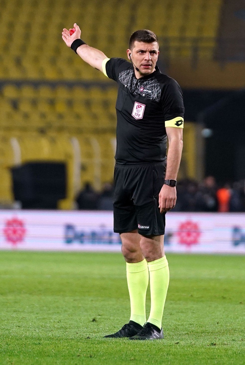 Kayserispor - Kocaelispor maçının VAR’ı Ümit Öztürk oldu
