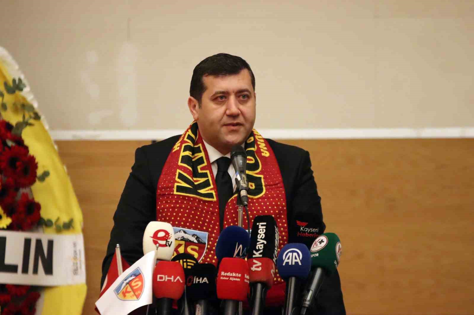 Kayserispor’da Başkan Nurettin Açıkalın güven tazeledi
Kayserispor’da Başkan Nurettin Açıkalın güven tazeledi