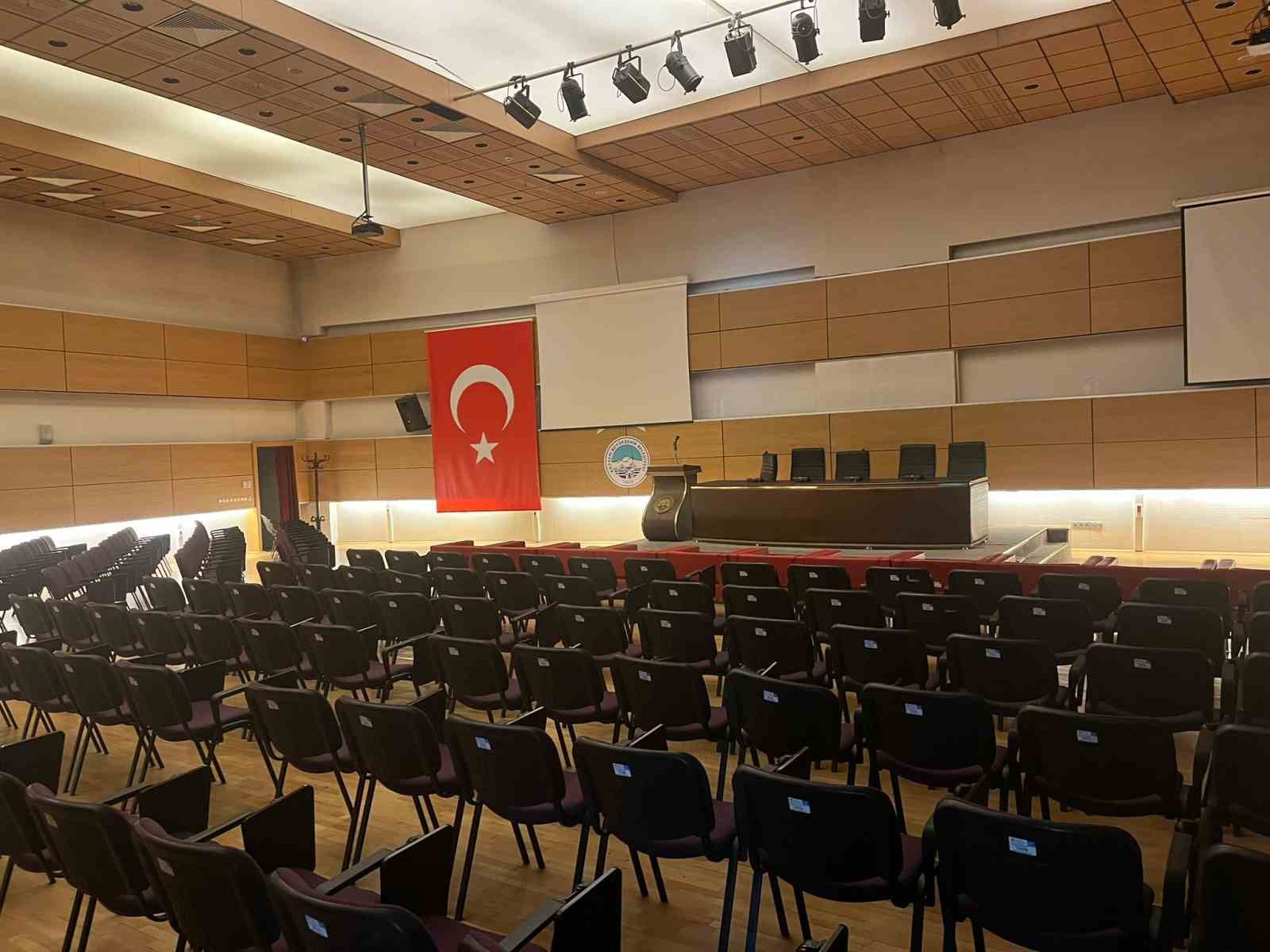 Kayserispor’da olağanüstü seçimli genel kurul ertelendi
