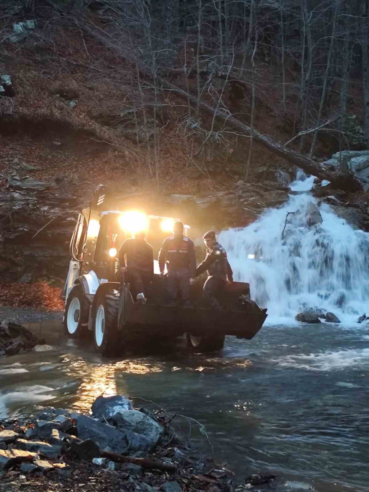 Kaz Dağları’nda mahsur kalan 2 kişi kurtarıldı
