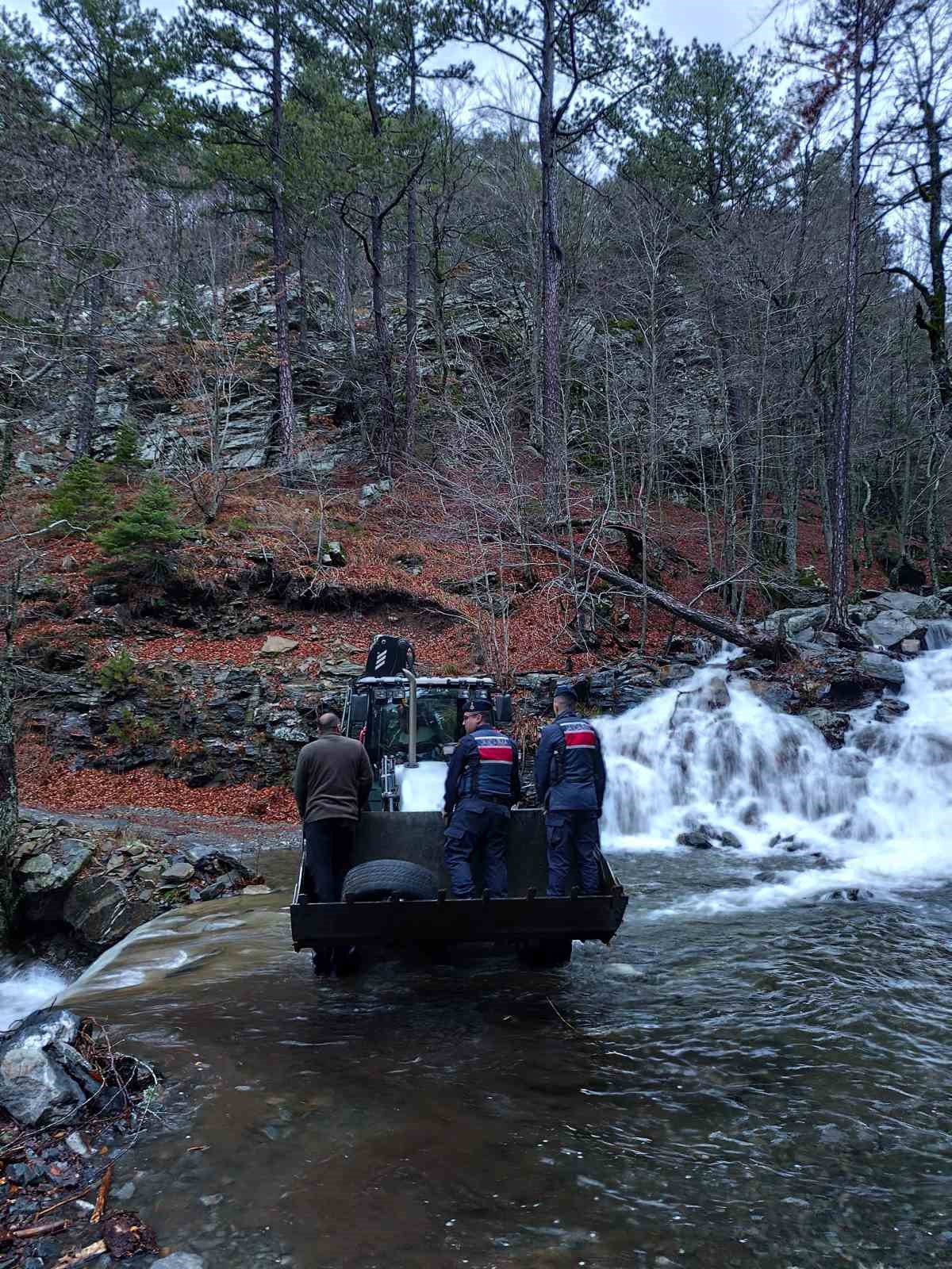 Kaz Dağları’nda mahsur kalan 2 kişi kurtarıldı
