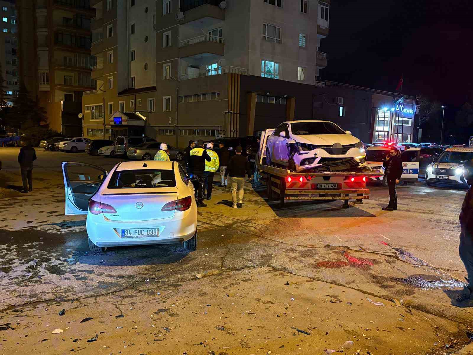 Kaza sonrası sürücü kaçtı, yakını yerine geçmeye çalıştı

