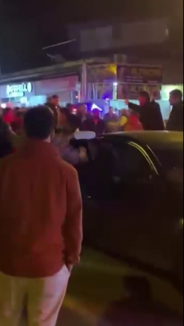 Kaza sonrası yaşanan kavga meydan savaşını aratmadı
