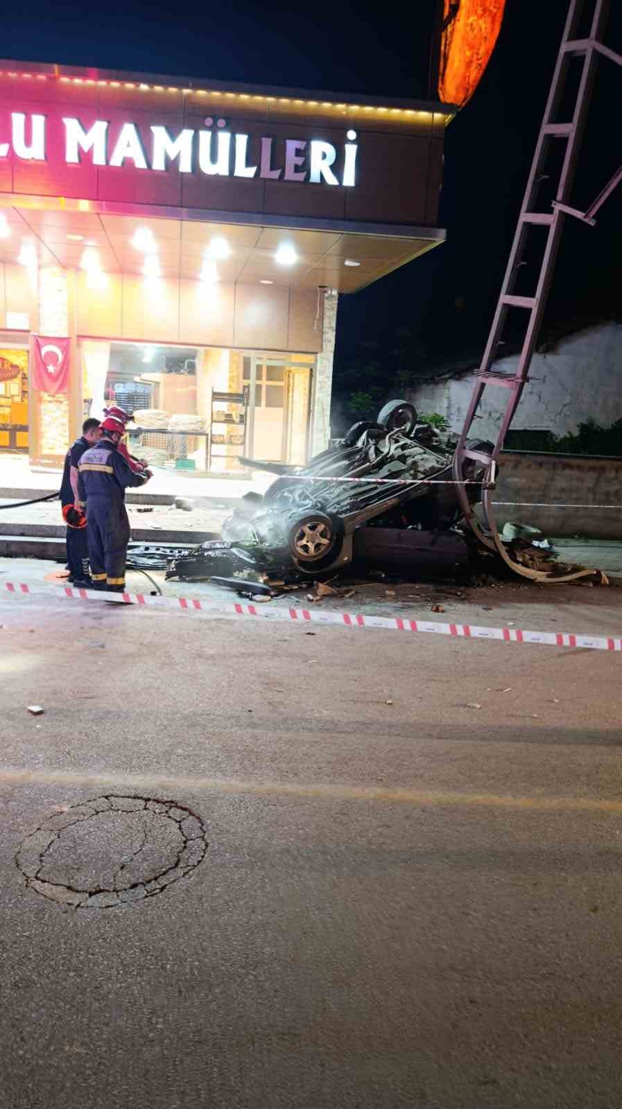 Kaza sonrası yaşanan kavga meydan savaşını aratmadı
