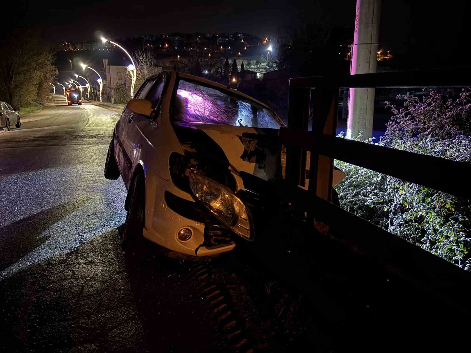 Kaza yapan sürücü aracı bırakıp kayıplara karıştı
