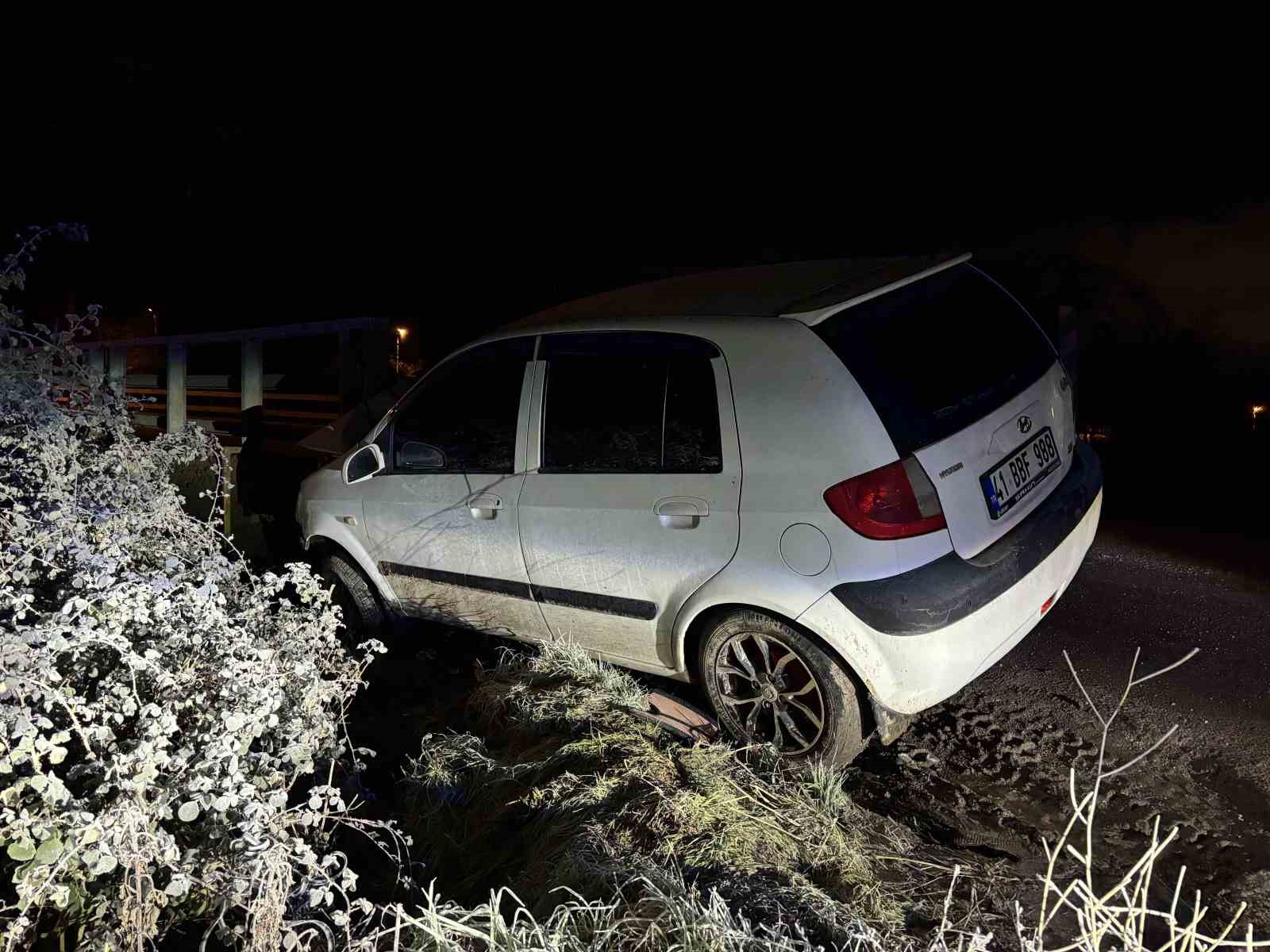 Kaza yapan sürücü aracı bırakıp kayıplara karıştı
