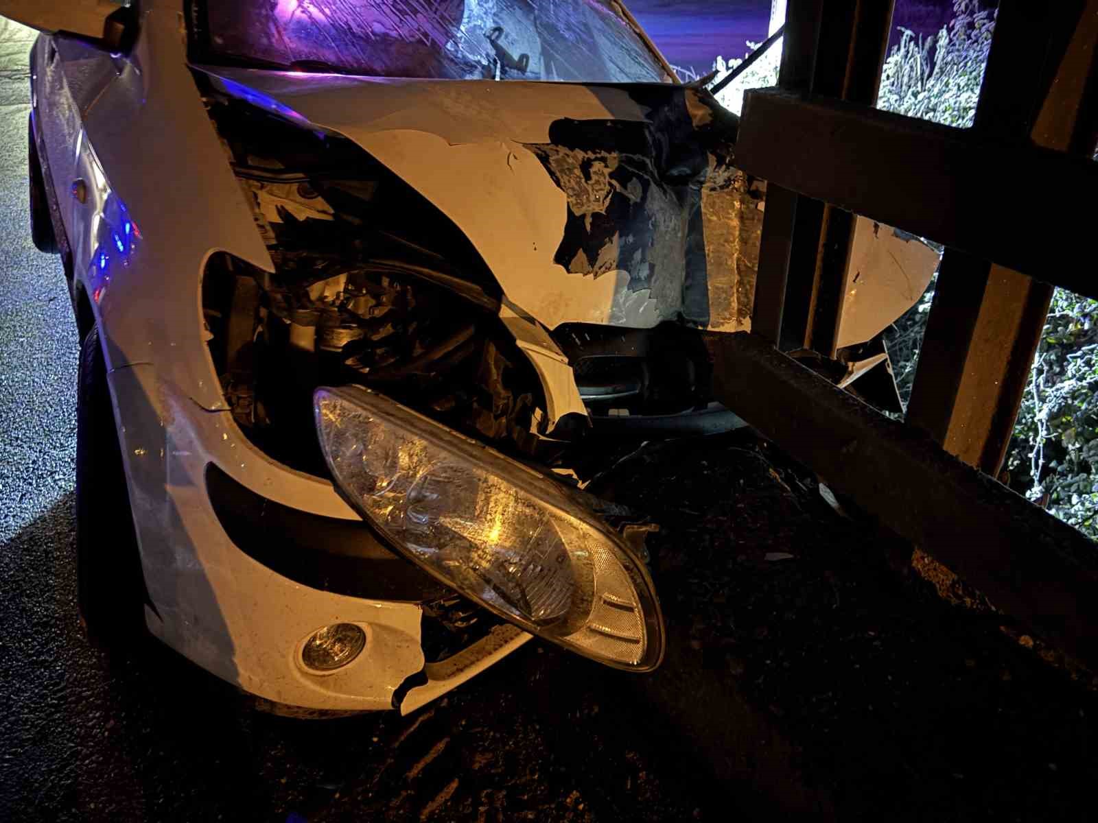 Kaza yapan sürücü aracı bırakıp kayıplara karıştı
