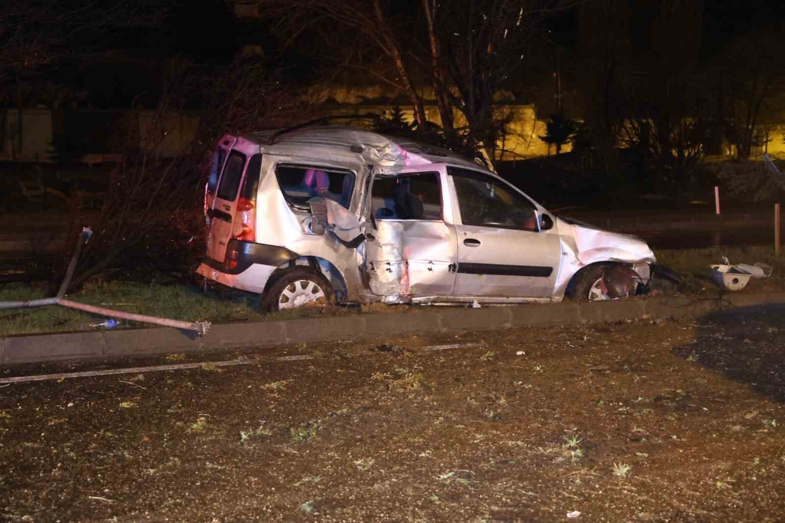 Kaza yaptıktan sonra çalıların arasına saklanan sürücü: "Gelirsem emniyetle başım belaya girer"
