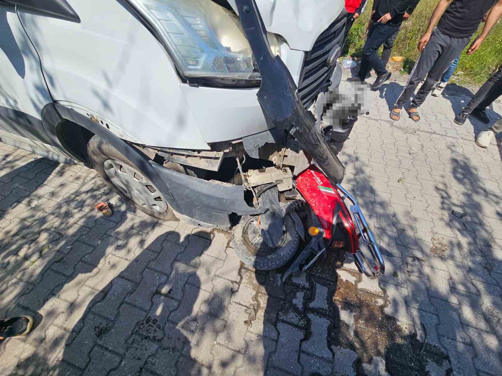 Kazada ağır yaralanan baba ve 3 yaşındaki kızını ölüm ayırdı
