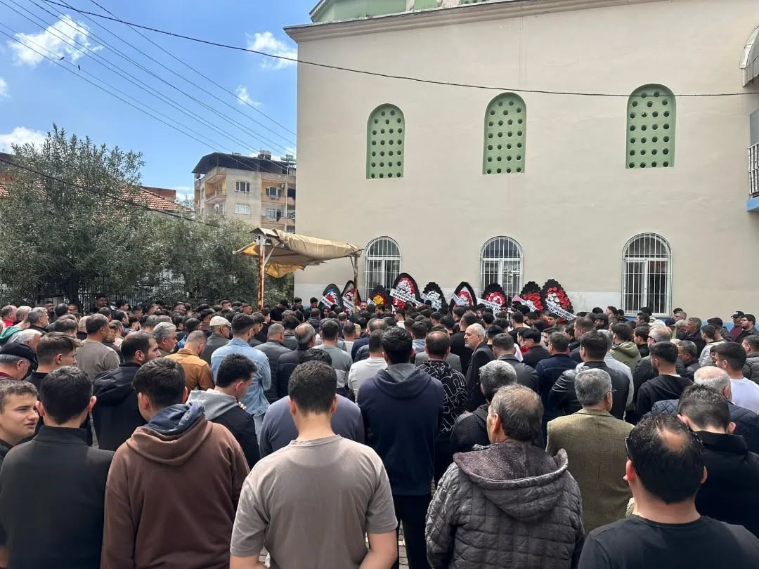 Kazada hayatını kaybeden 15 yaşındaki Egemen son yolculuğuna uğurlandı
