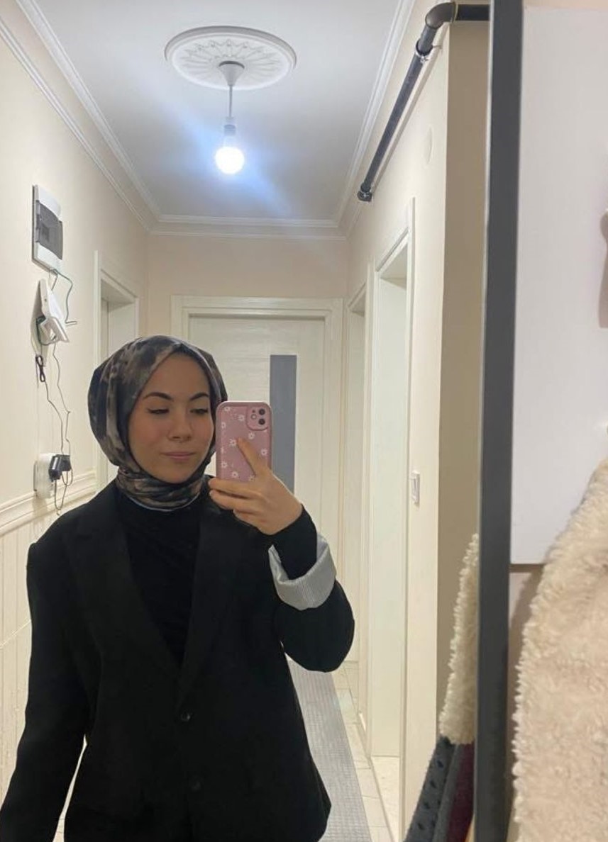 Kazada hayatını kaybeden nişanlı çift yan yana toprağa verildi
