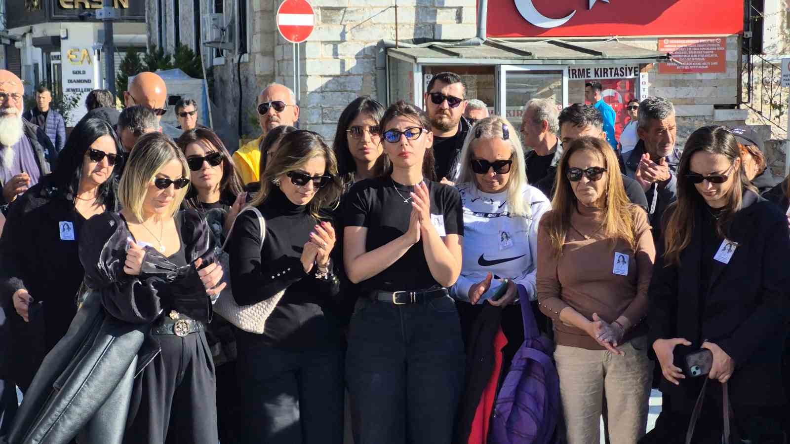 Kazada hayatını kaybeden Yaren, Bodrum’da anıldı
Kazada hayatını kaybeden Yaren, Bodrum’da anıldı