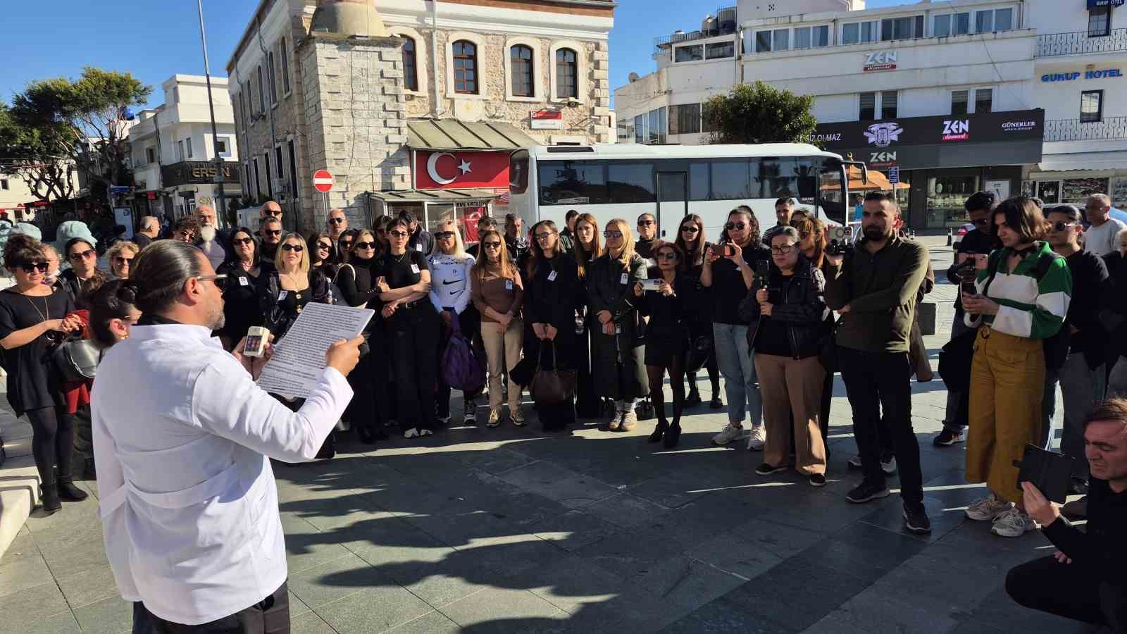 Kazada hayatını kaybeden Yaren, Bodrum’da anıldı
Kazada hayatını kaybeden Yaren, Bodrum’da anıldı