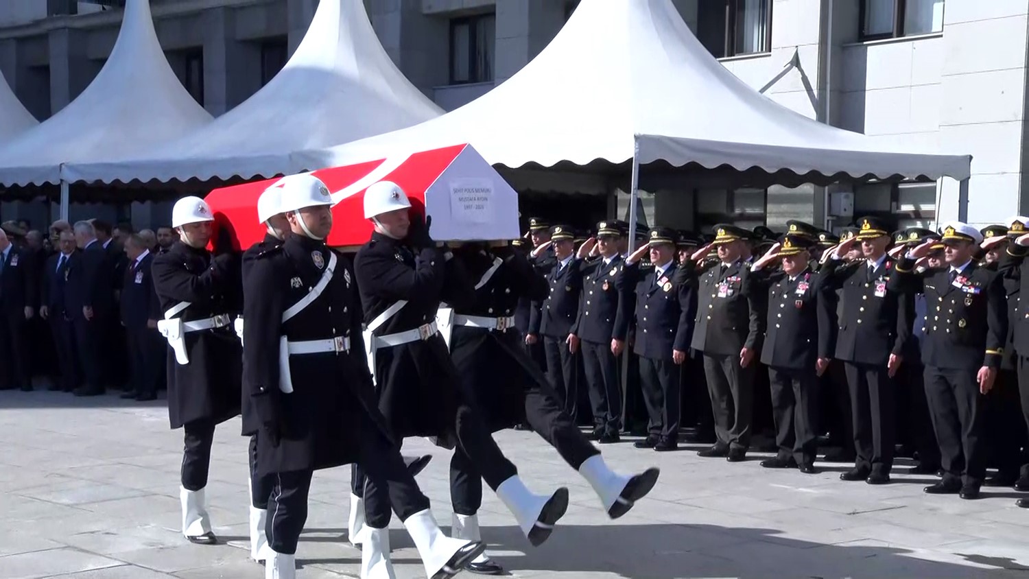 Kazada şehit olan polis memuru için cenaze töreni düzenleniyor
