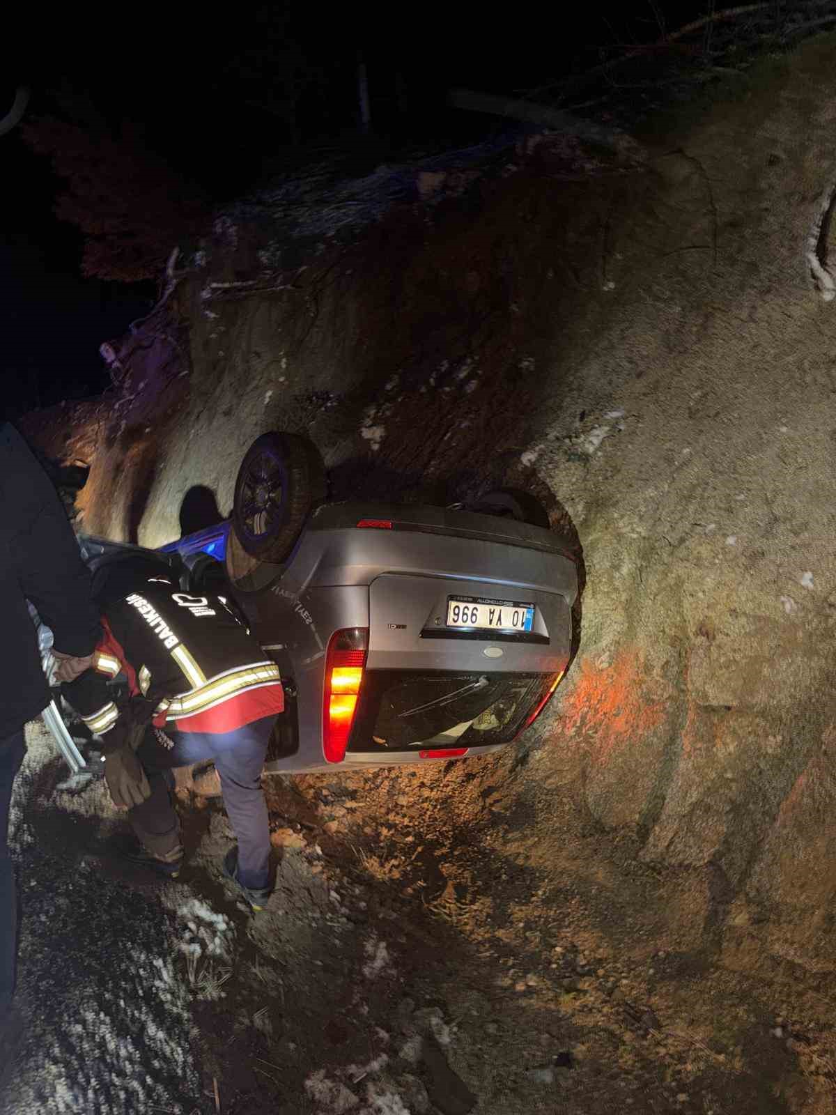 Kazdağları yolunda otomobil takla attı
