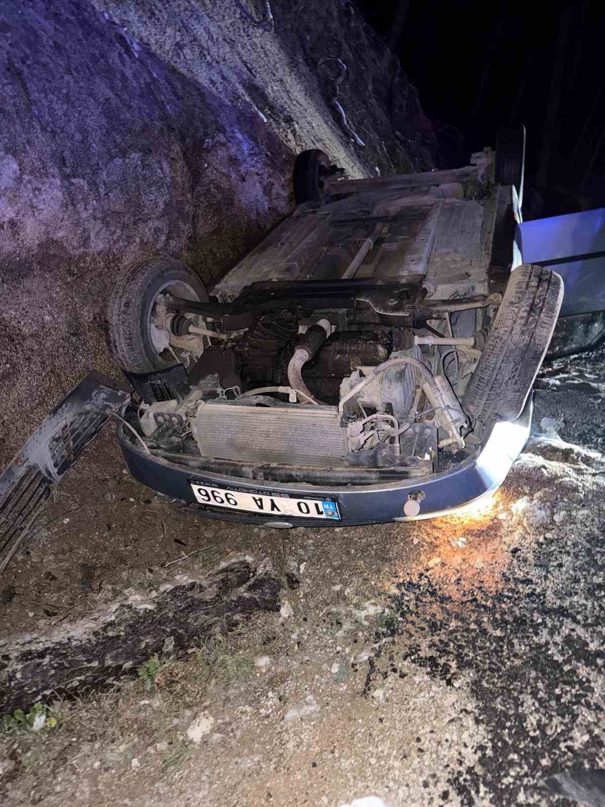 Kazdağları yolunda otomobil takla attı
