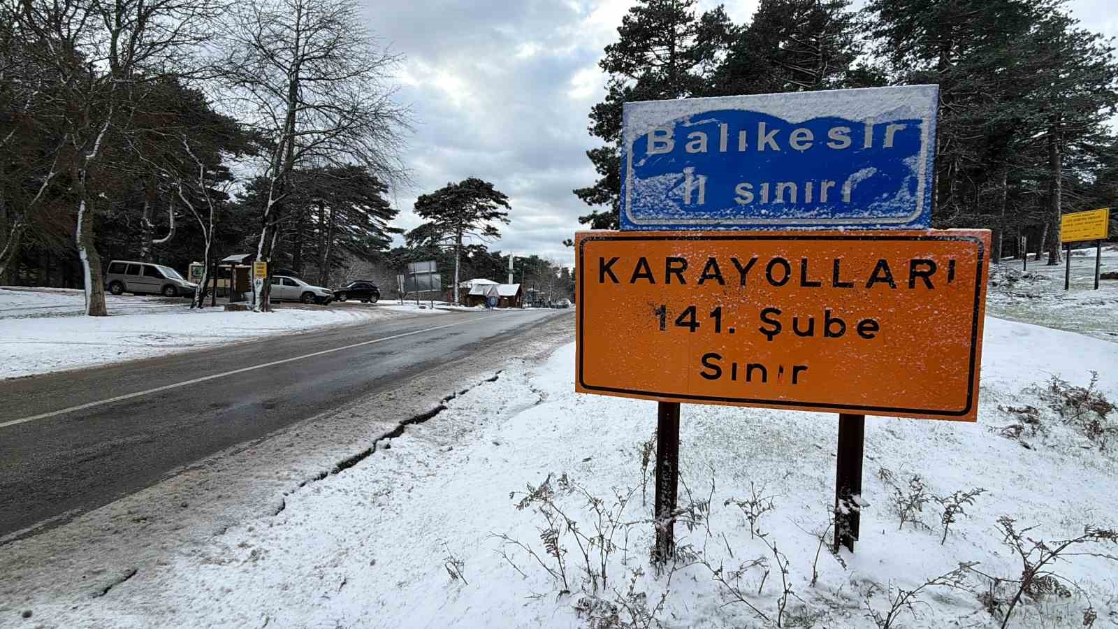 Kazdağları’na beklenen kar geldi: Yüksek kesimler beyaza büründü
