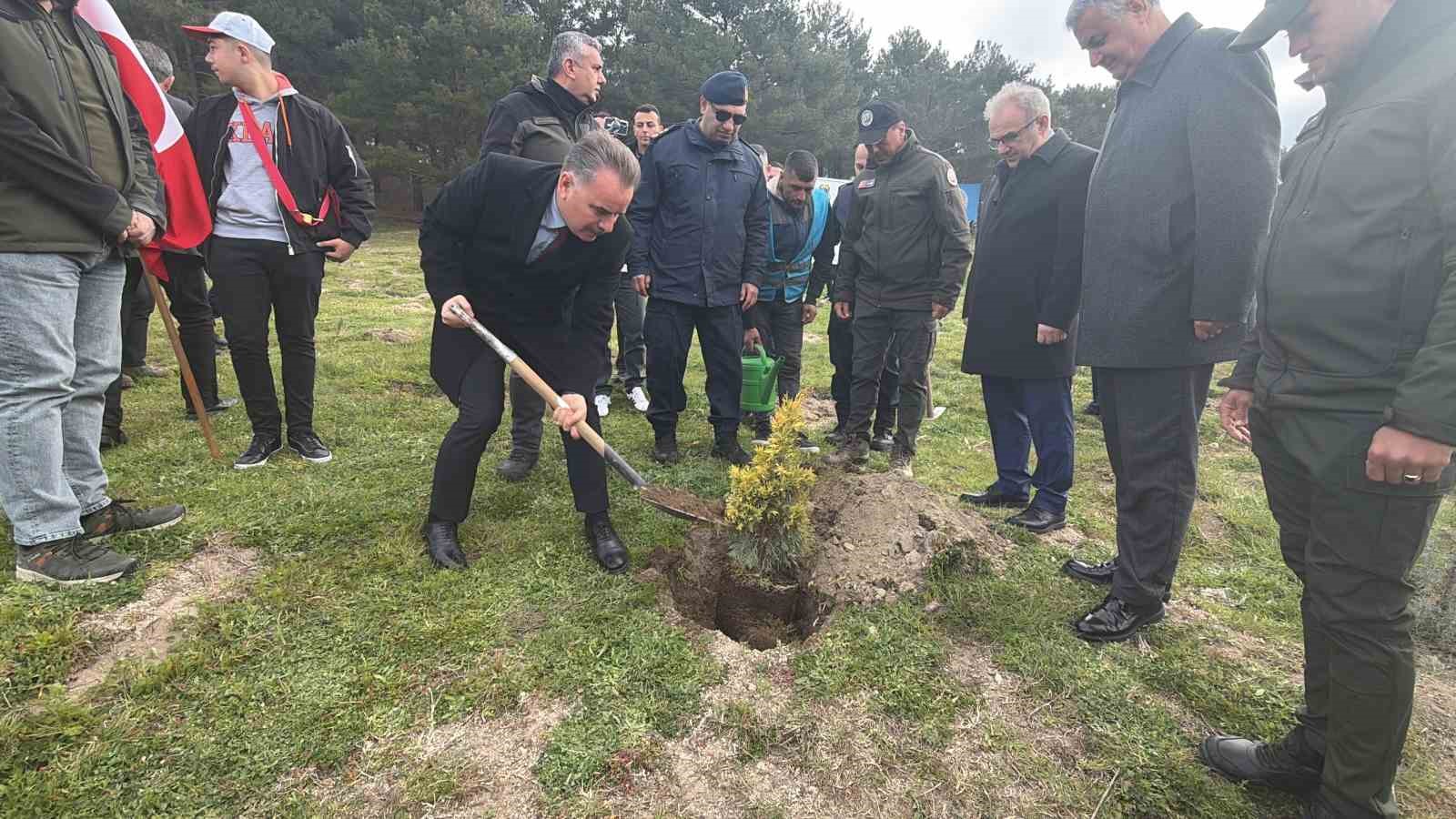 Kazdağları’nda fidanlar toprakla buluştu
