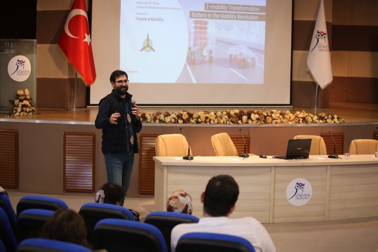 KBÜ’de inovasyon ve girişimcilik zirvesi düzenlendi
KBÜ’de inovasyon ve girişimcilik zirvesi düzenlendi