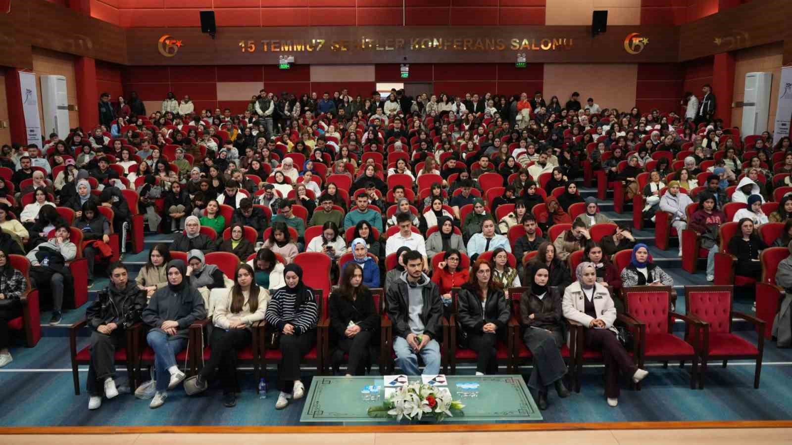 KBÜ’de sağlık öğrencilerine KVKK uyarısı
