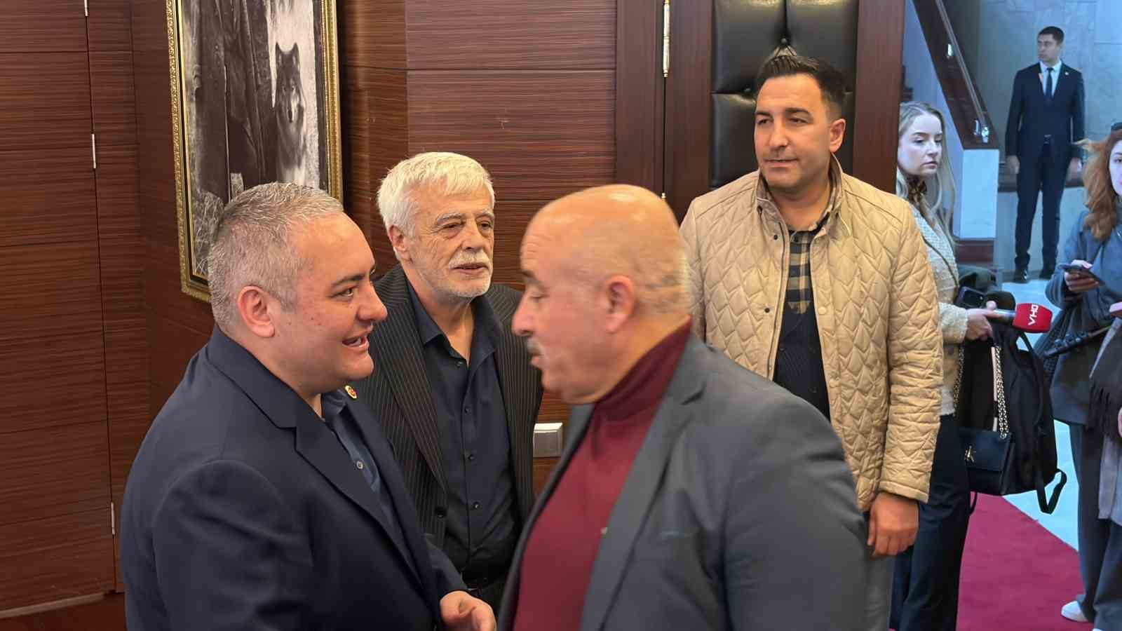 Keçiören Belediye Başkanı Özarslan: "(Özgür Özel hakkında) Bu sabah itibarıyla savcılığa suç duyurusunda bulundum"
