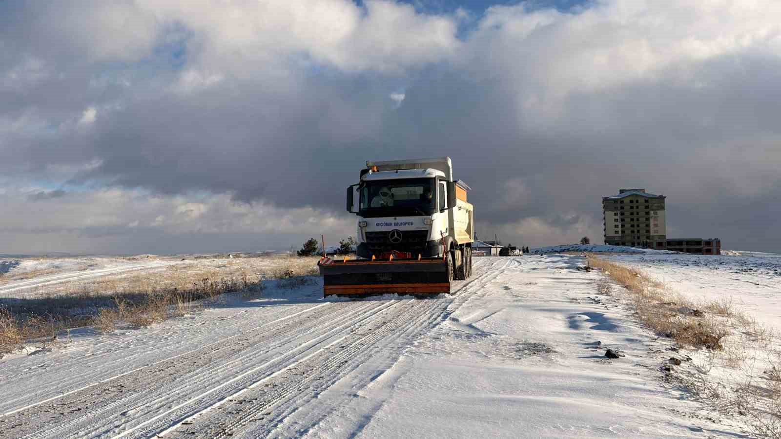 Keçiören Belediyesi’nden karla mücadele seferberliği
