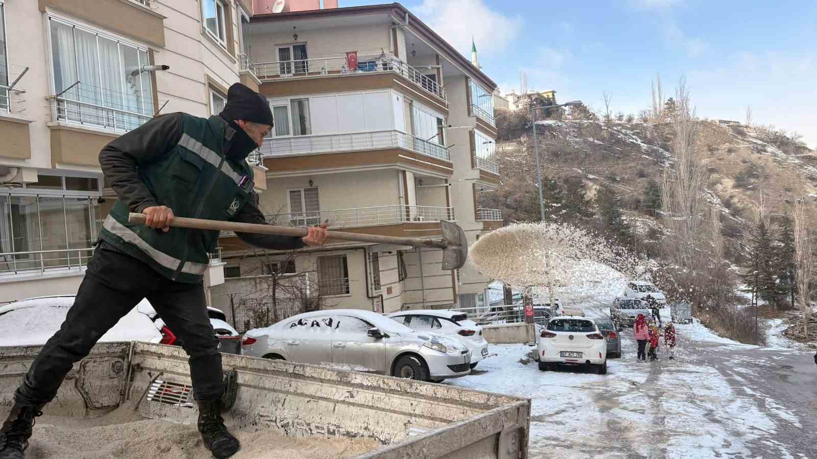 Keçiören Belediyesi’nden karla mücadele seferberliği
