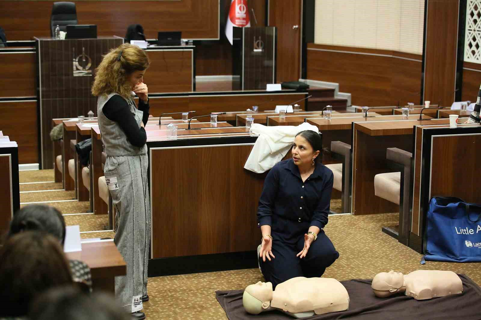 Keçiören Belediyesi’nden personele ilk yardım eğitimi
Keçiören Belediyesi’nden personele ilk yardım eğitimi